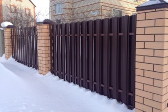 Забор из евроштакетника в шахматном порядке 30 метров фото в Перевозе