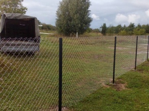 Забор из сетки рабицы в натяг 12 метров фото в Перевозе