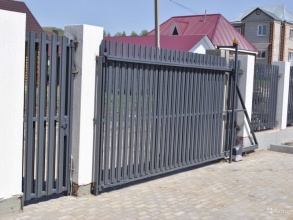 Ворота из евроштакетника откатные - пример 2 фото цена под ключ