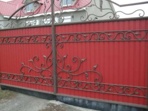 Кованые заборы с профнастилом 150 метров фото в Перевозе